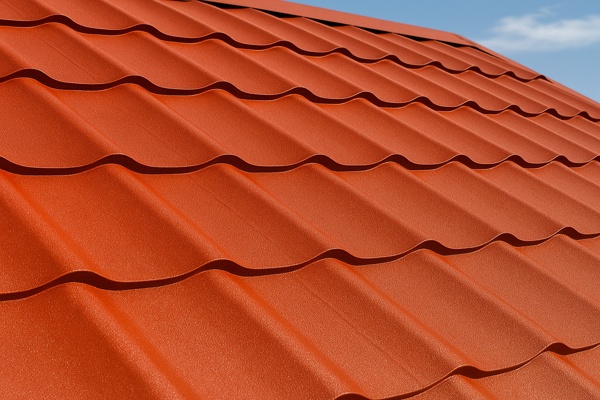 Металлочерепица для крыши: свойства, производство, применение и особенности эксплуатации