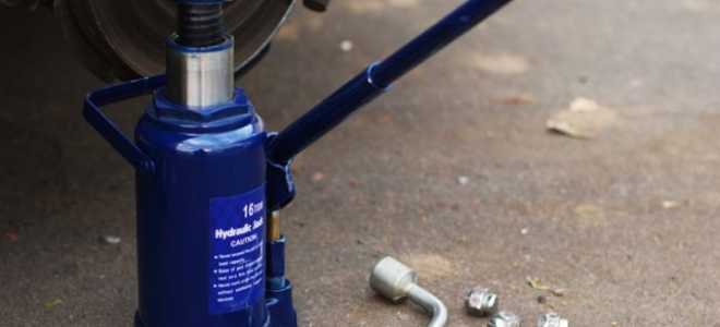 Как прокачать подкатной гидравлический домкрат своими руками?