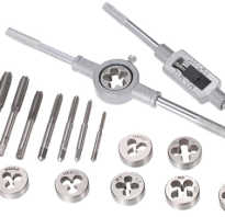 Как правильно нарезать резьбу леркой?